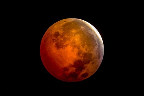 Harnessing the Energy of the Blood Moon in Pagan Witchcraft